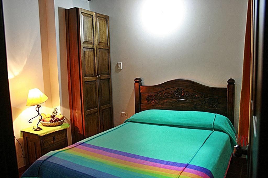 Hotel Los Geranios Duitama Szoba fotó